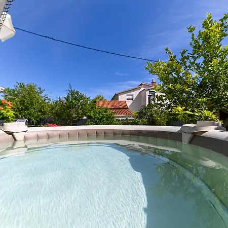 アパート Dolores