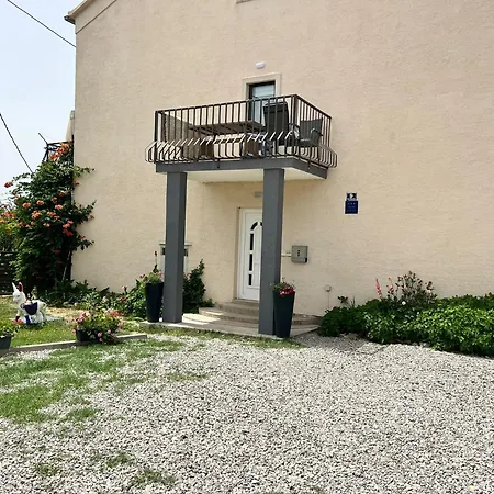 アパート Dolores